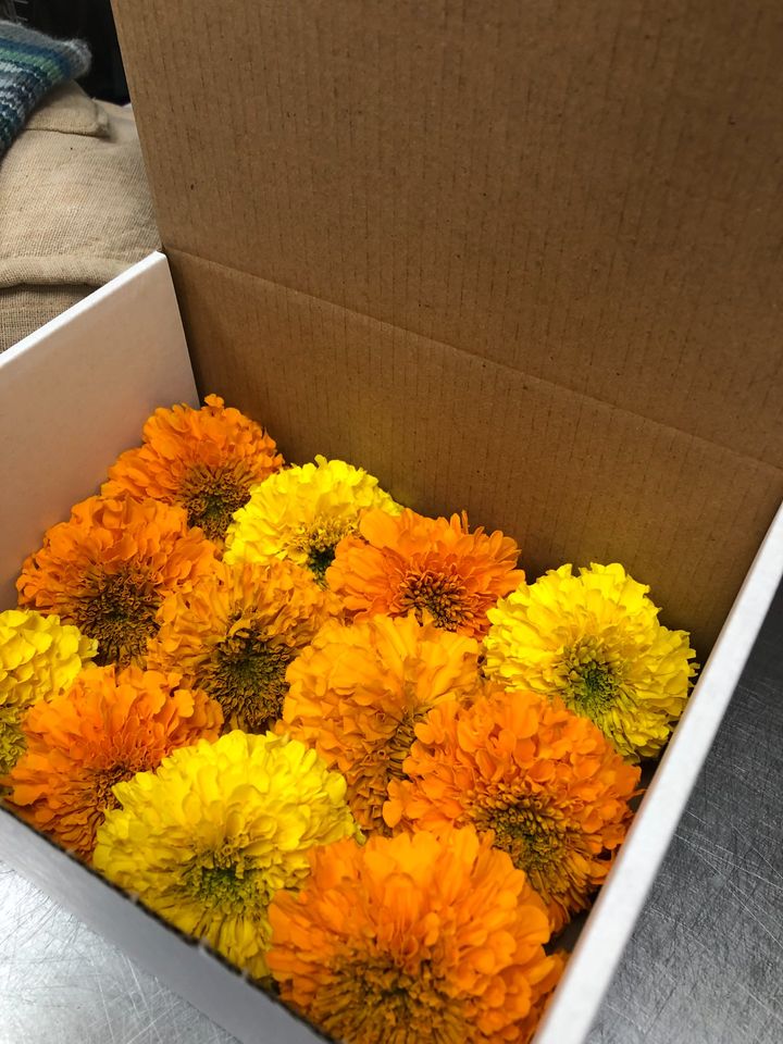 Pushpa Flowers Box - Marigolds